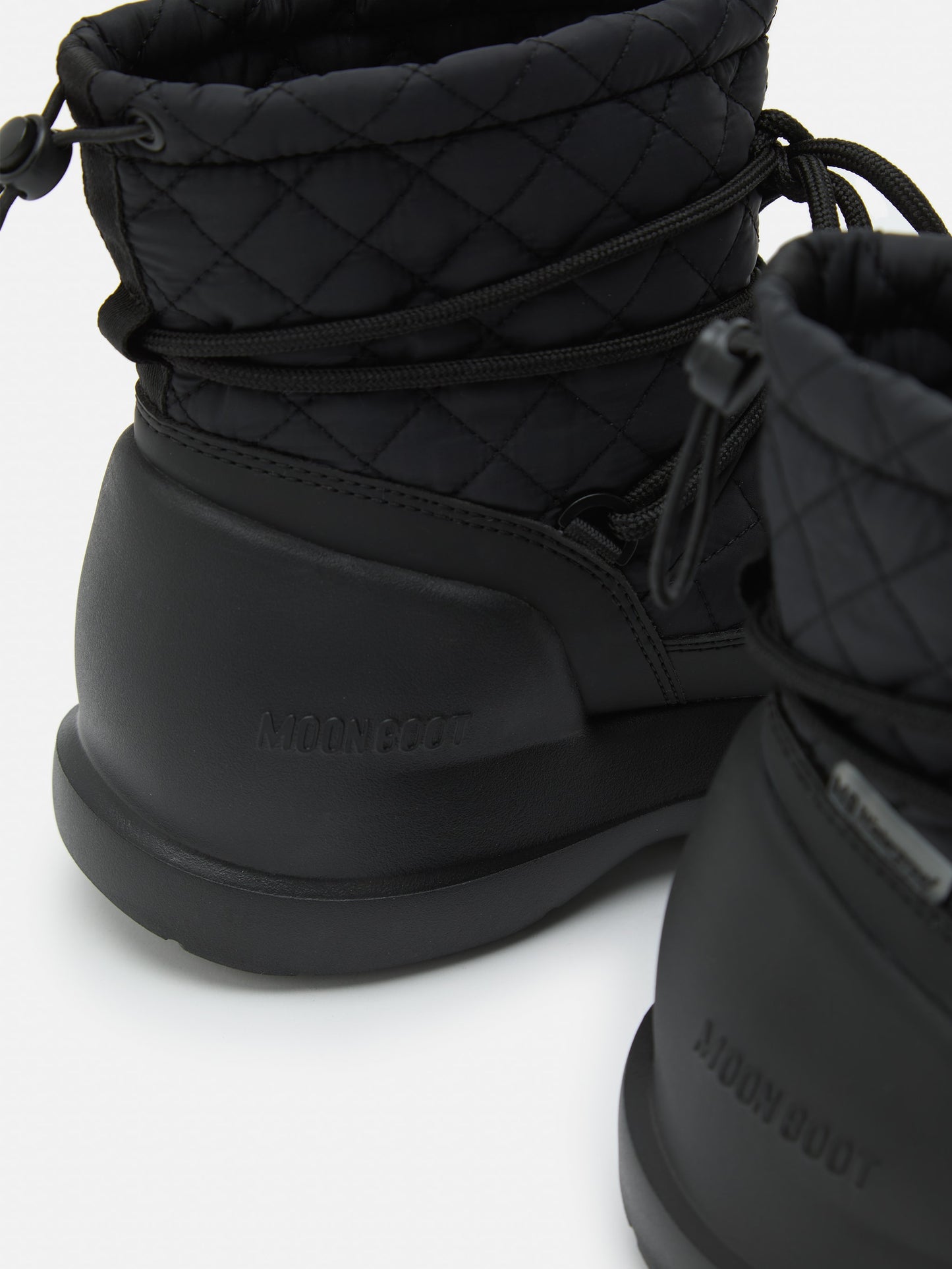 MOON BOOT MEZZALUNA MID BLACK QUILTED BOOTS