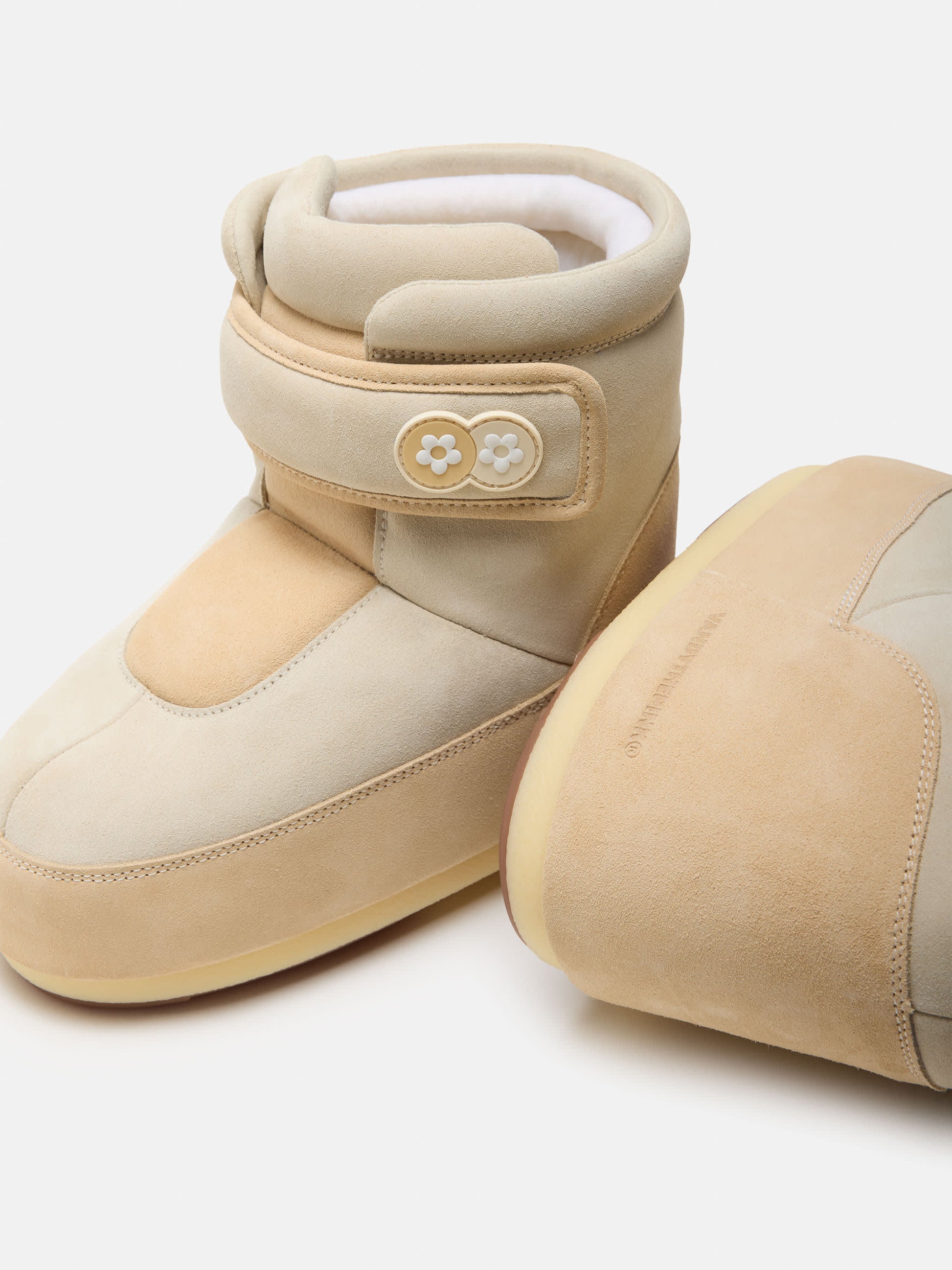 MOON BOOT MOON BOOT X VANDYTHEPINK® ICON STRAP BEIGE SUEDE BOOTS