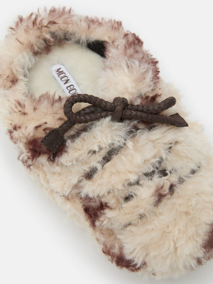 MOON BOOT EVX COW PRINT CURLY MULES
